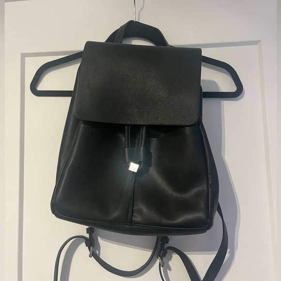 Zara Basic Collection Classic Black Faux Leather Backpack - Picture 8 of 15